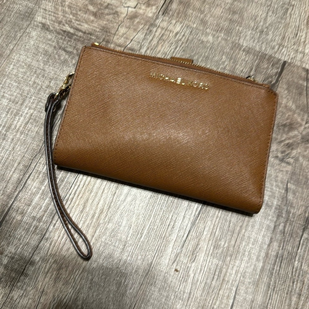 Great wallet wristlet